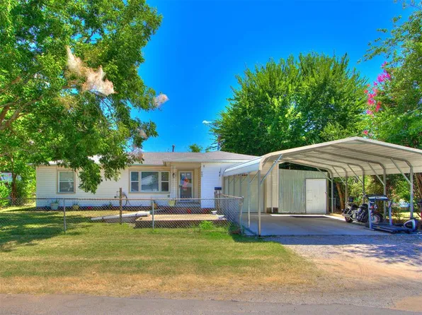 702 E Washington St, Tecumseh, OK 74873