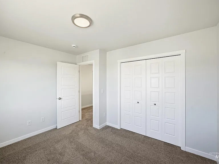 10863 Greensboro St — Photo 17