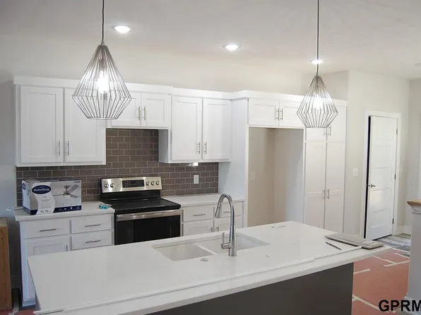 1617 Jefferson St, Bellevue, NE 68005