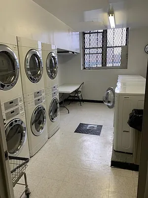 Sold by RE MAX Team | media 11