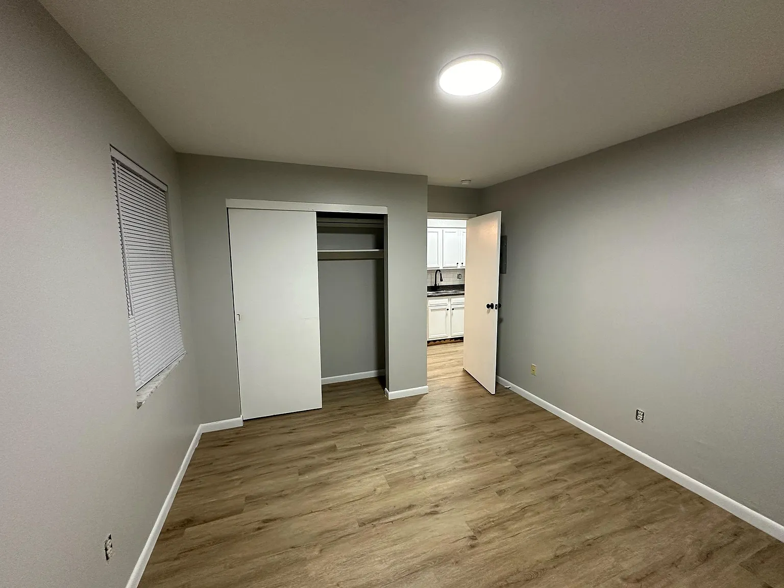 1 bed, 550 sqft, $1,050 — Photo 2