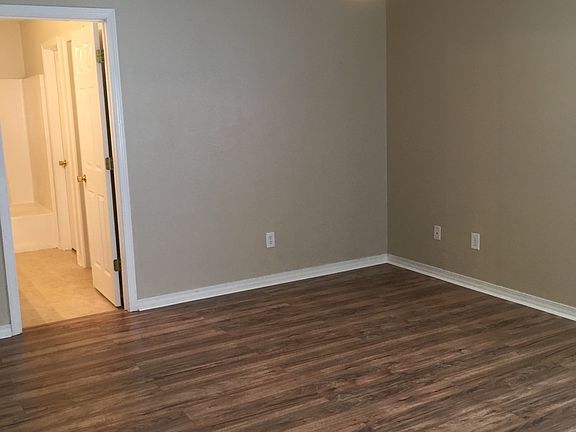 5th image of 10521 Wilderness Ln
