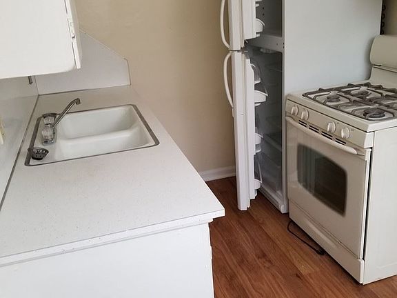 3rd image of 4728 Chicago St APT 11