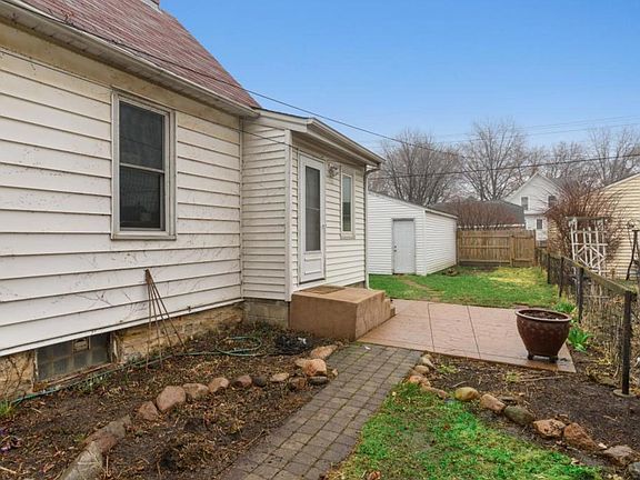 3rd image of 1222 Woodbridge St
