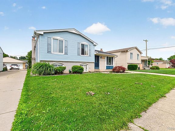 3rd image of 24145 Cottrell St