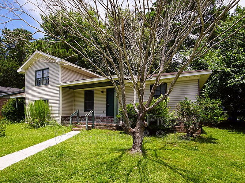 1st image of 115A Roberta Dr