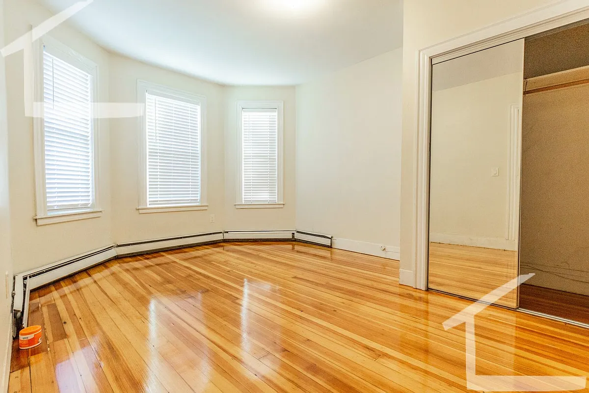 Building Photo - 26 Farrington Ave #A