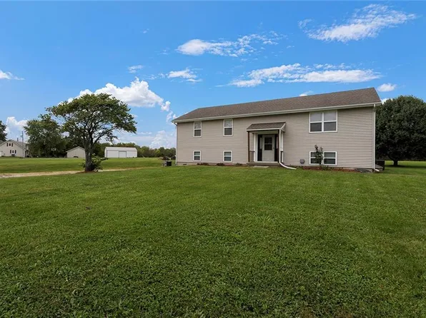23704 S Scottsdale Ter, Peculiar, MO 64078