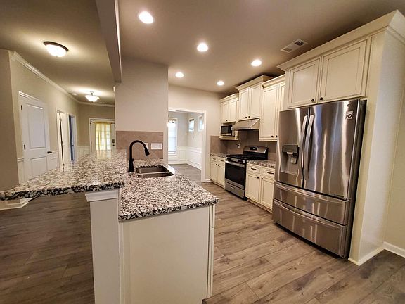 4th image of 3791 Village Park Dr