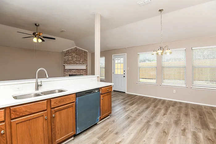 420 Heritage Dr — Photo 8