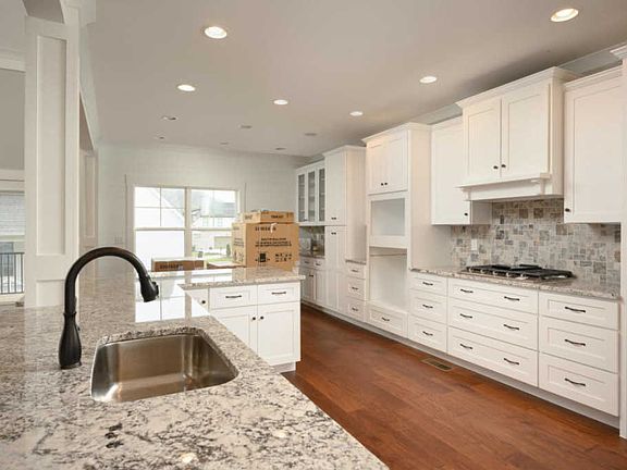 4th image of 2308 Large Oak Dr