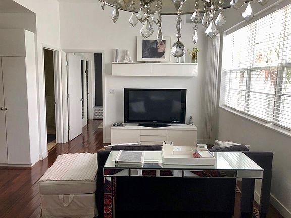 4th image of 935 Euclid Ave APT 11