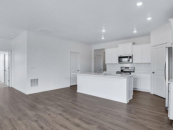 4th image of 2303 Base St