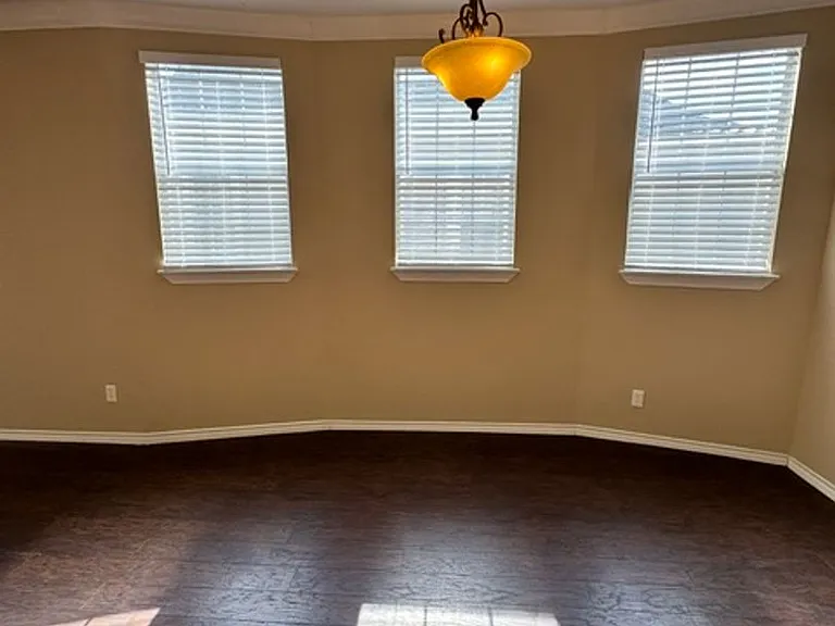 826 W Kansas Ave — Photo 16