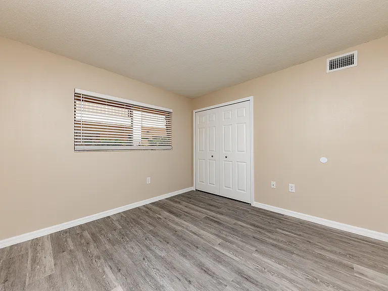 Gulf Gate Apartments — Photo 18