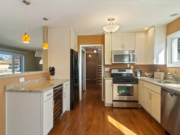 5th image of 2149 Plainfield Dr