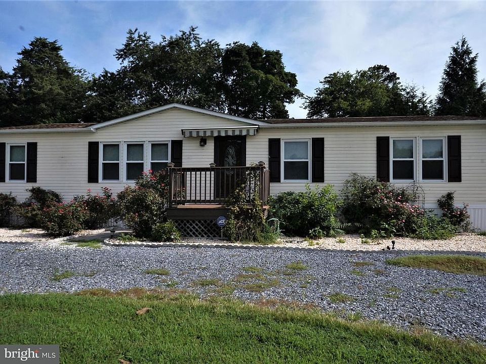 1st image of 34544 Wesley Ave