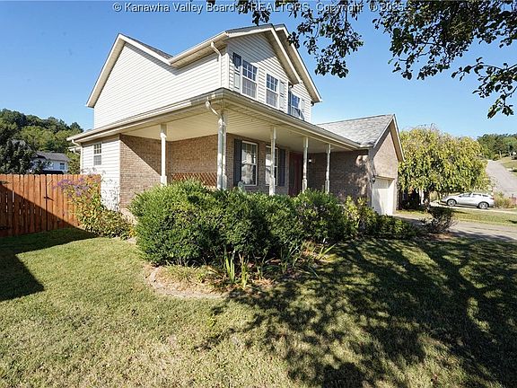 3rd image of 105 Steiner Dr