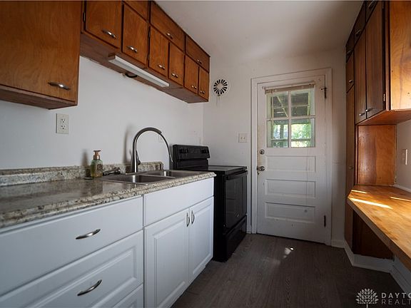 5th image of 311 Parkdale St #309