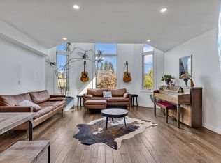 2033 N 21st Ave SW, Calgary, AB T2T 0N8