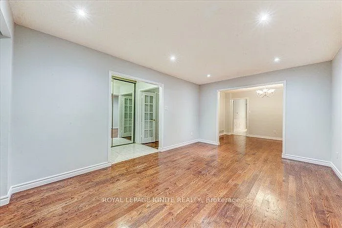 23 Longbow Sq — Photo 3
