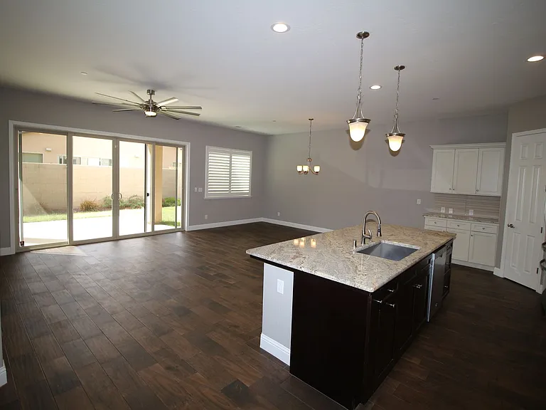 1829 E Bella Rosa Ave — Photo 6