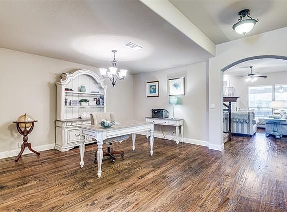5th image of 1041 Crystal Falls Dr