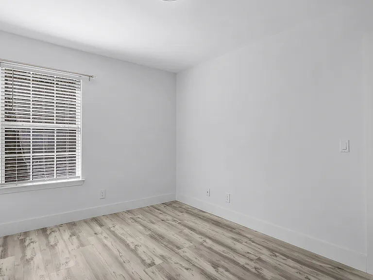11903 Apache Ave #3 — Photo 32