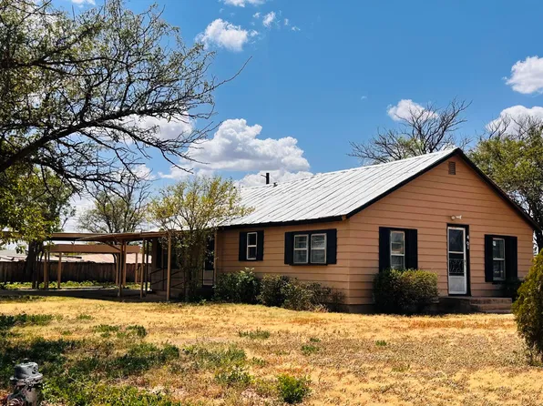 401 W Ross St, Floydada, TX 79235