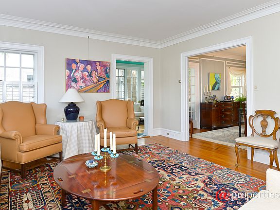 3rd image of 1121 Ashland Ave