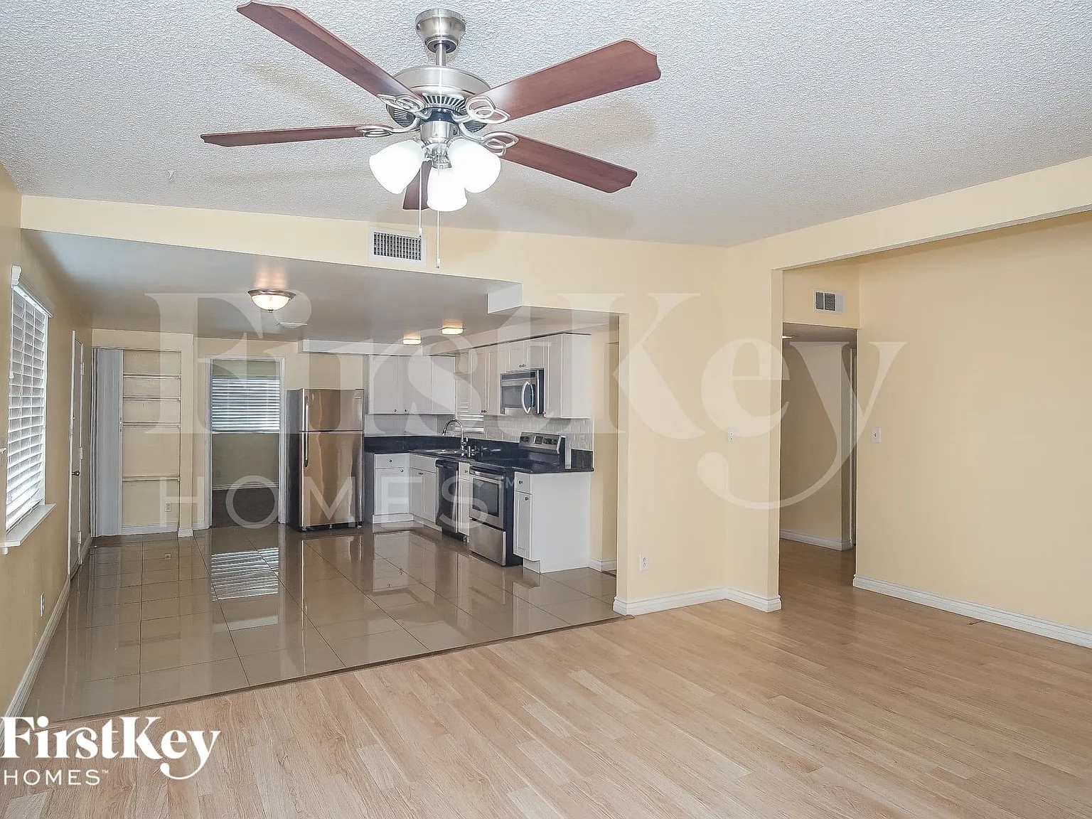 4 bed, 2.0 bath, 1448 sqft, $1,755 — Photo 4