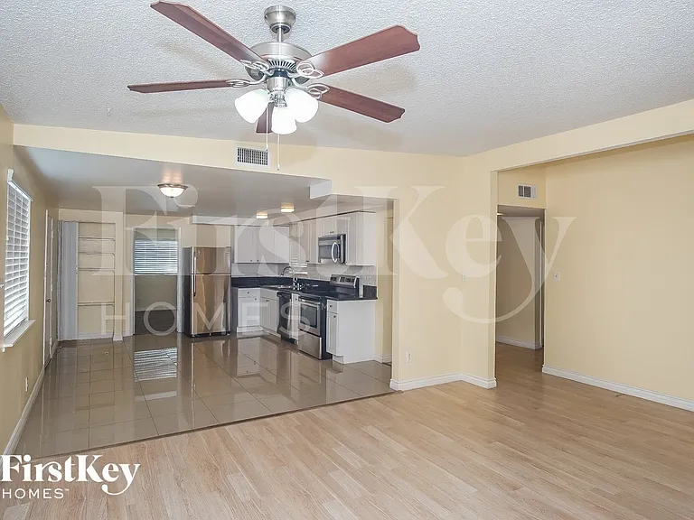 3904 El Parque Ave — Photo 4
