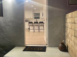 6463 Mammoth Ave #B, Van Nuys, CA 91401