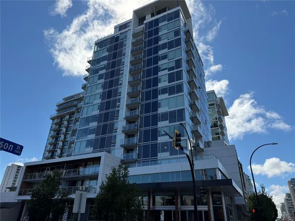 989 Johnson St #713, Victoria, BC V8V 0E3