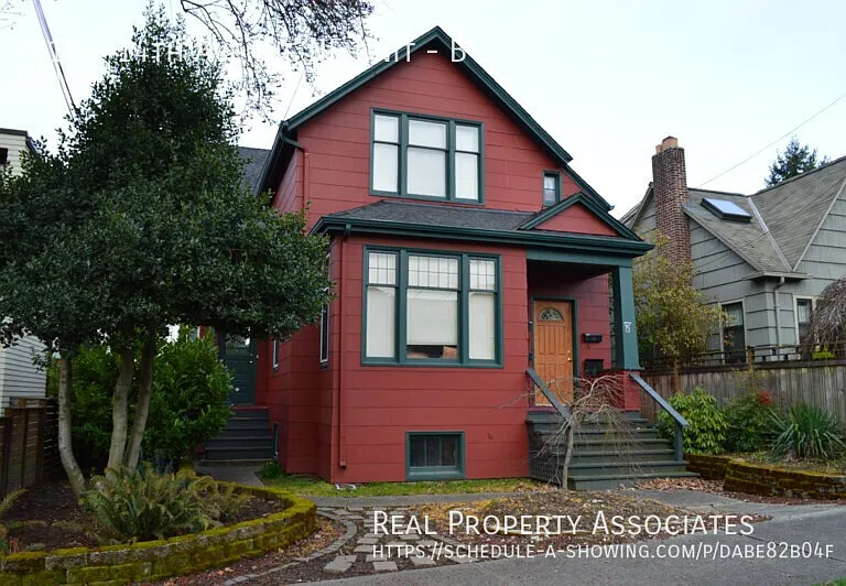 7515 14th Ave NE #B — Photo 2