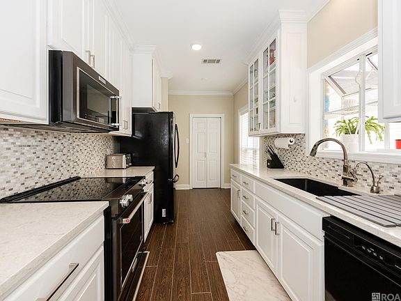 3rd image of 4652 Fallwood Dr