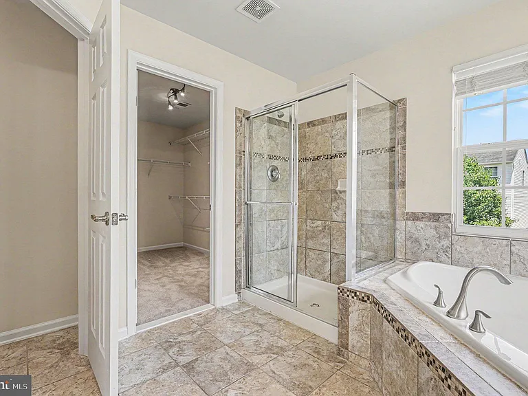 9709 Glenn Brooke Ct — Photo 18