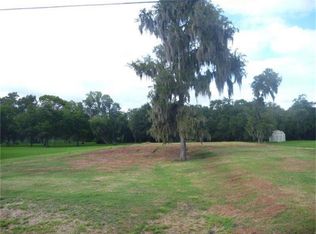 113 Oak Colony Dr, Angleton, TX 77515