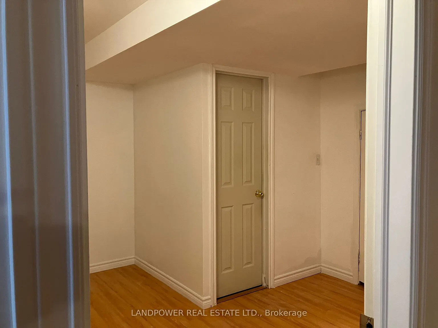 1 bed, $800 — Photo 1