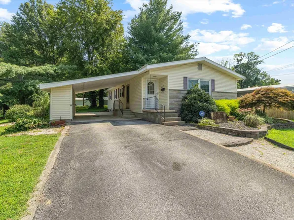 217 SE 1st St, Loogootee, IN 47553