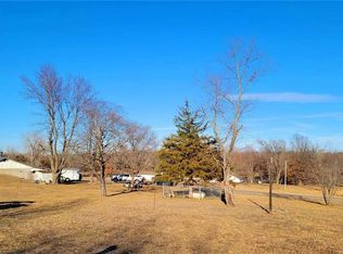 25 Lakeview Dr, Pleasanton, KS 66075