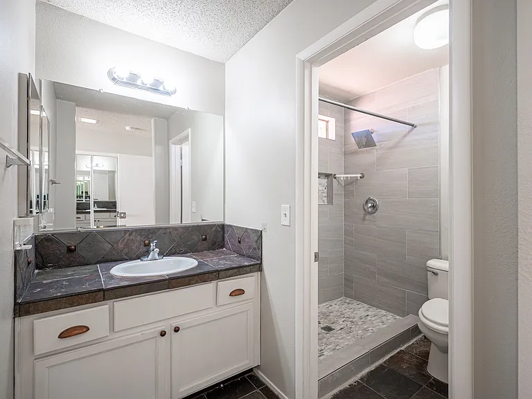 7660 Kalmalii Ave — Photo 30
