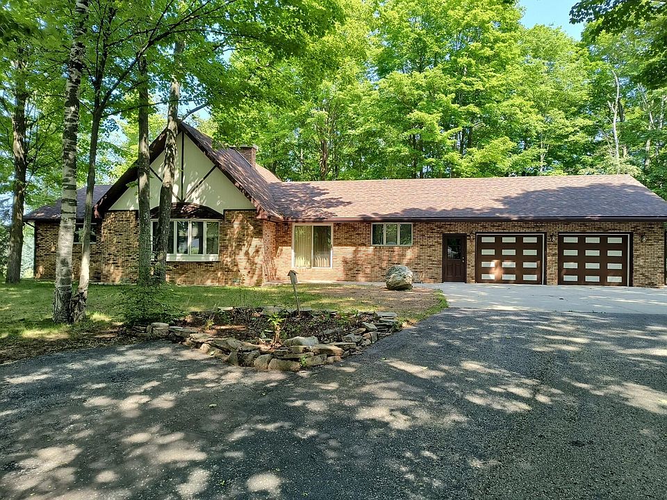 677 Oak St, Rogers City, MI 49779 Zillow