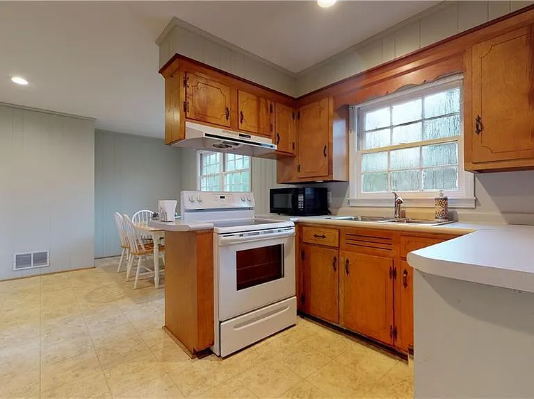 106 Azalea Dr — Photo 6
