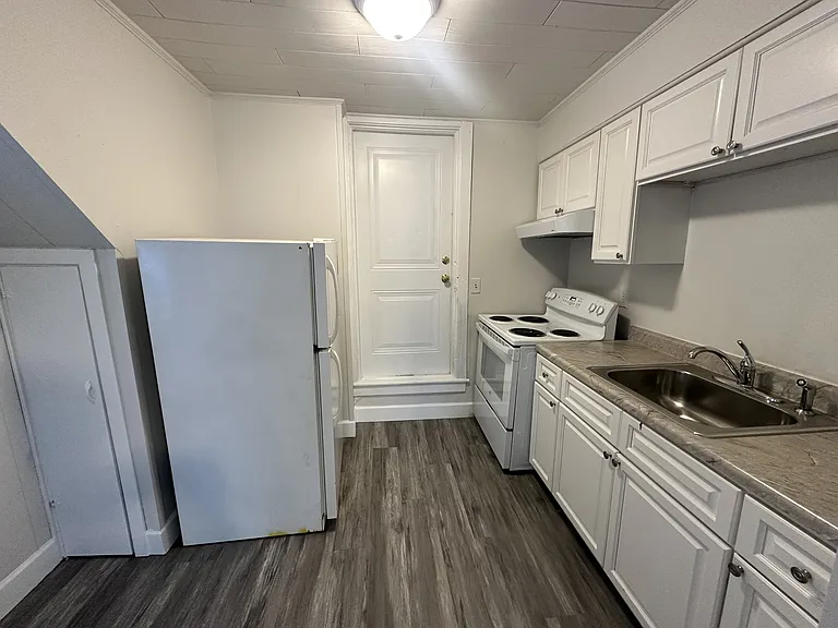 823 Church St — Photo 1