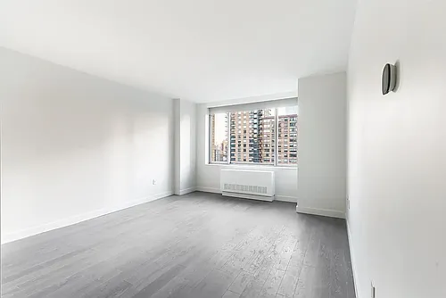 101 W End Ave Photo 1