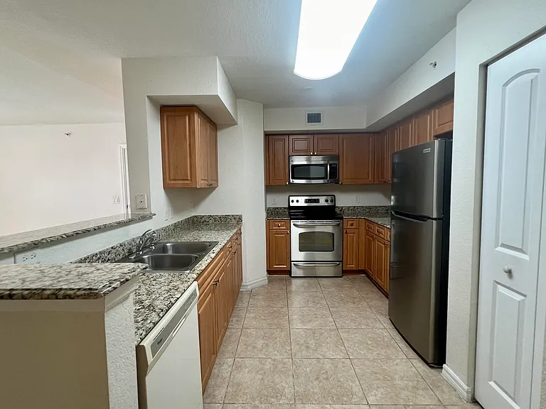 6760 Heritage Grande #6302 — Photo 10