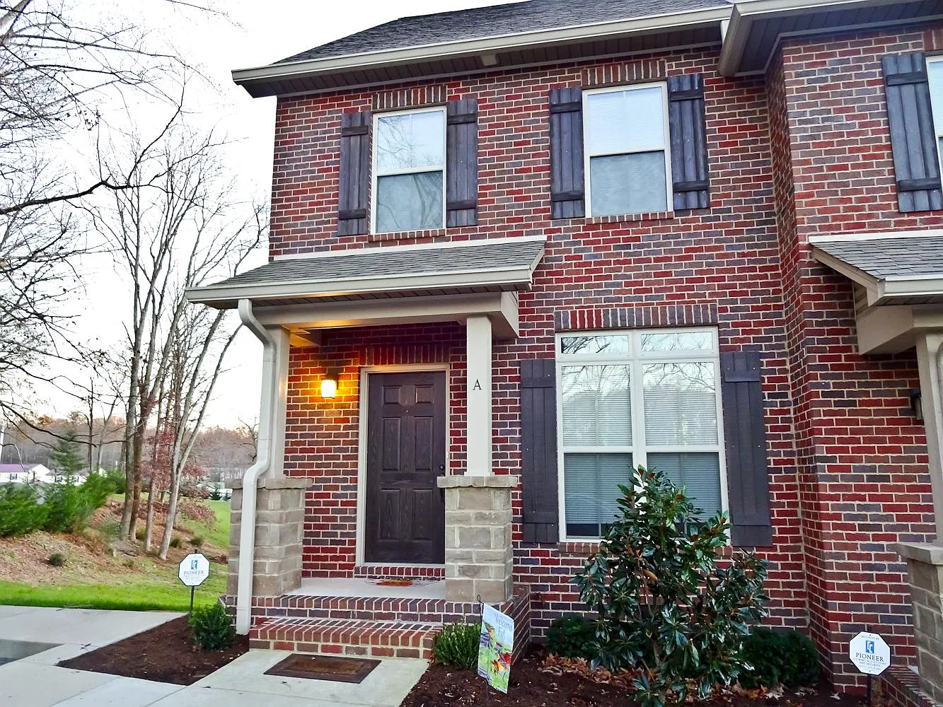 2 bed, 2.5 bath, 1296 sqft, $1,400 — Photo 1