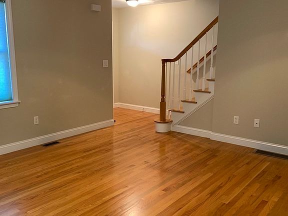 4th image of 500 Justin Dr Unit 6