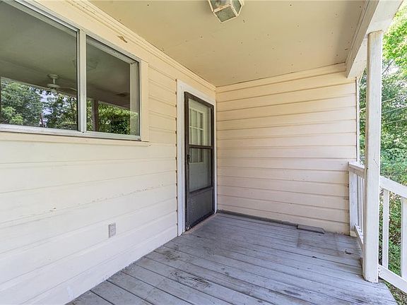 2nd image of 1017 W 32nd Ave